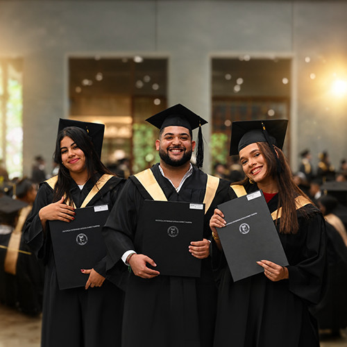 Estudiantes en graduación Técnico Superior